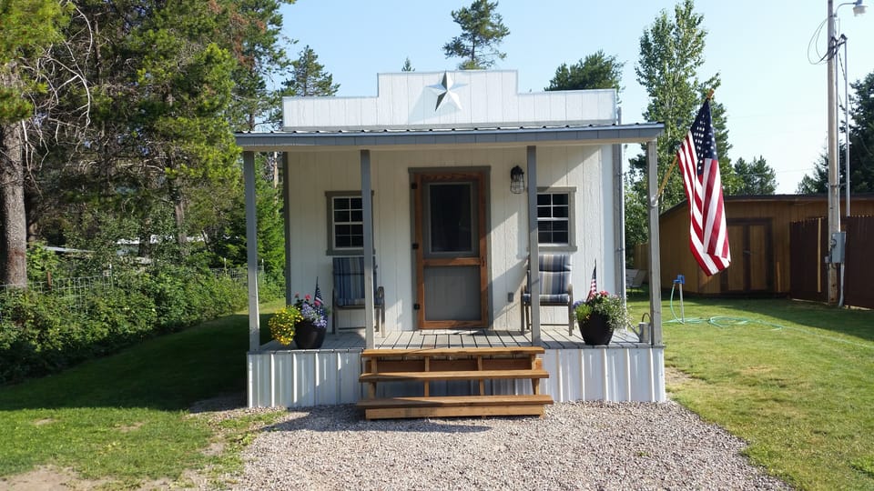Front of cottage, view from the street.