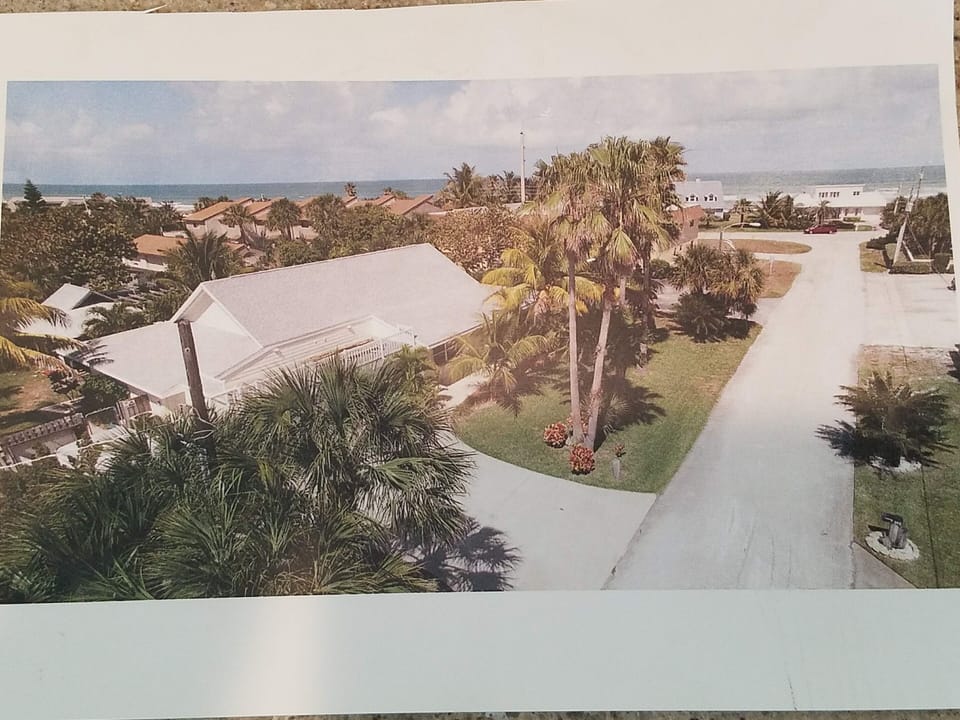 300ft to beach