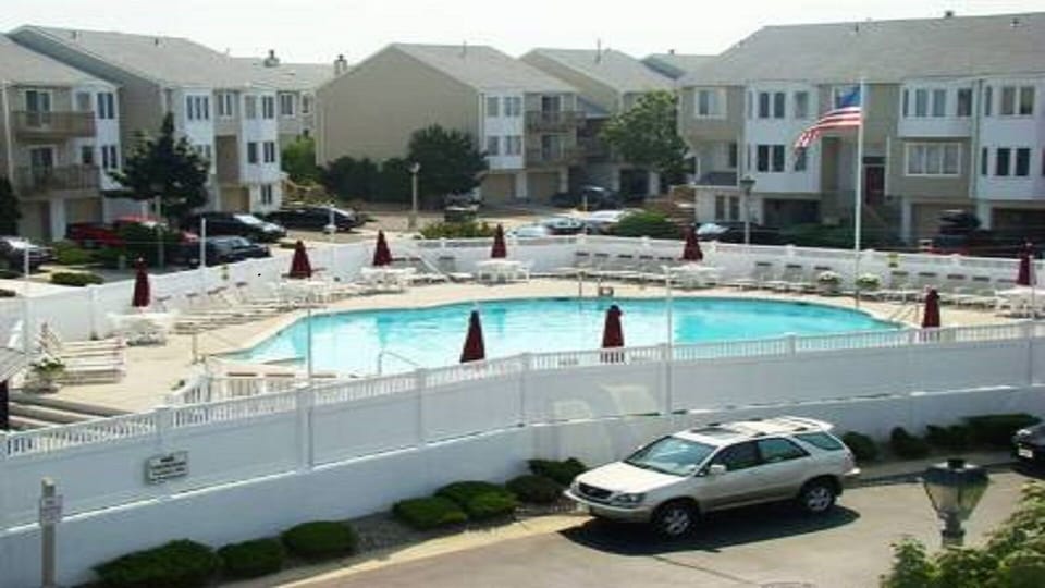 association pool 
