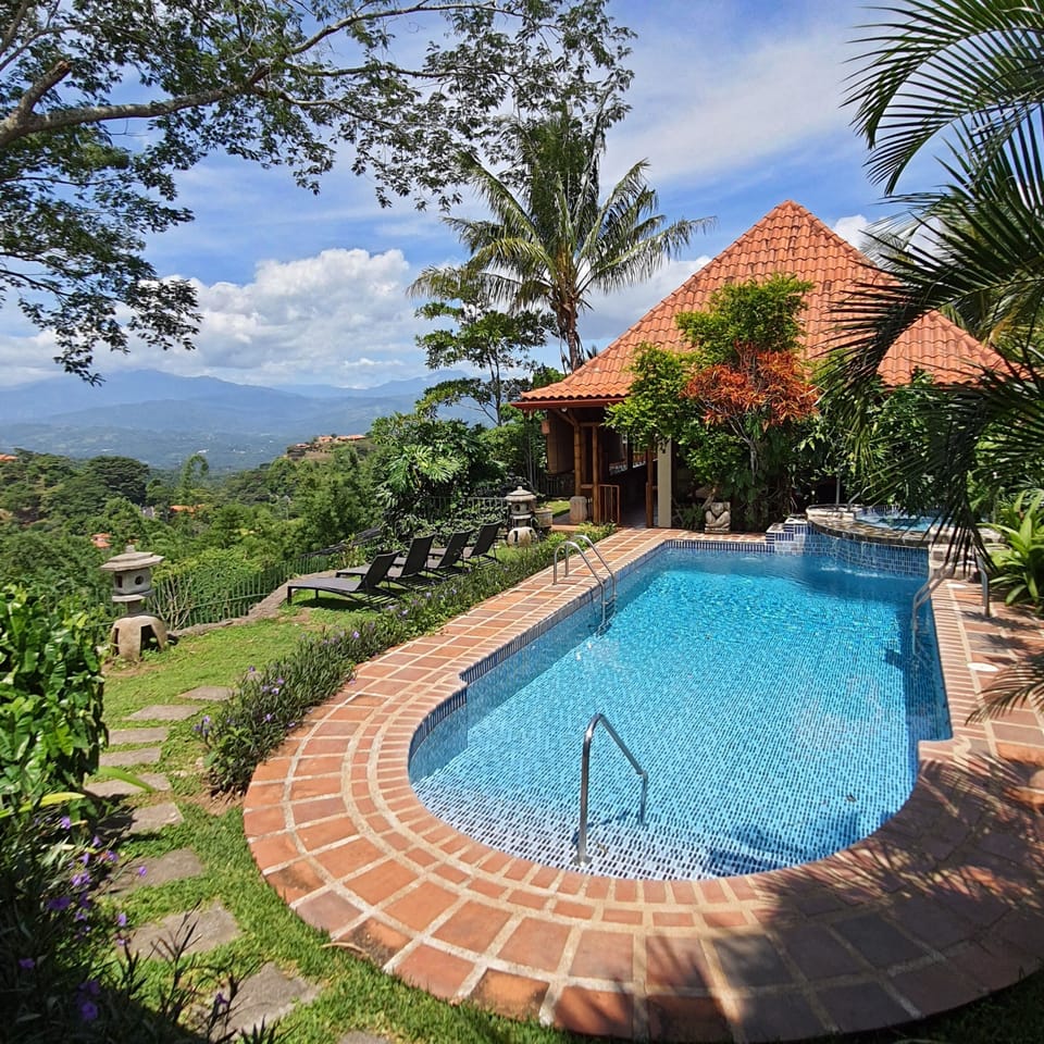 Swimming Pool and Guest House "La Casita" (2 bedrooms with their own bathroom)