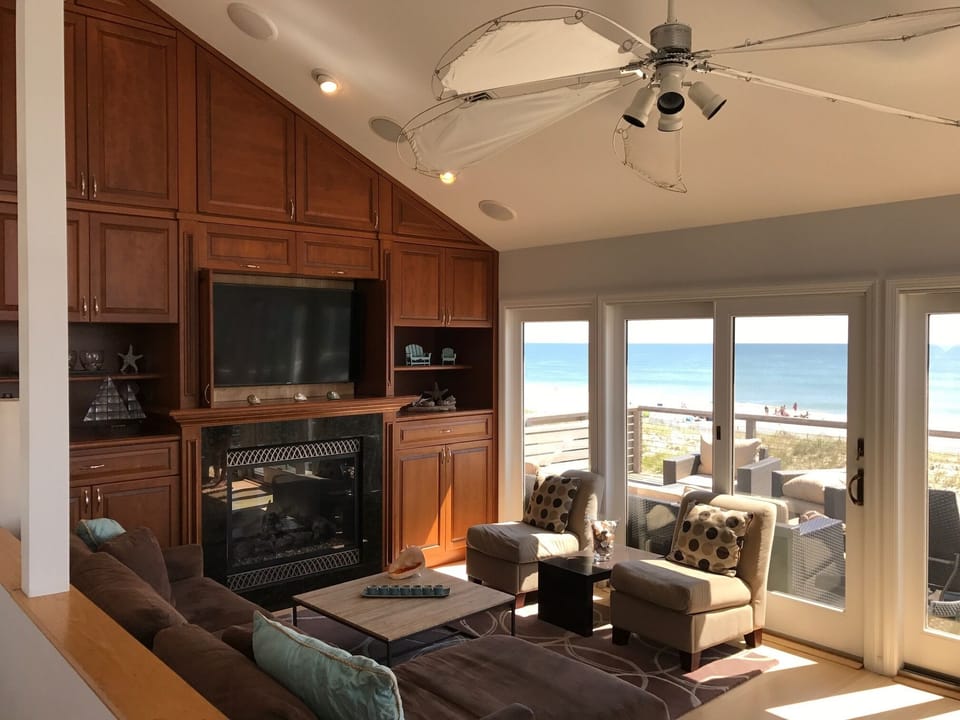 Great oceanfront location - views from inside and out!