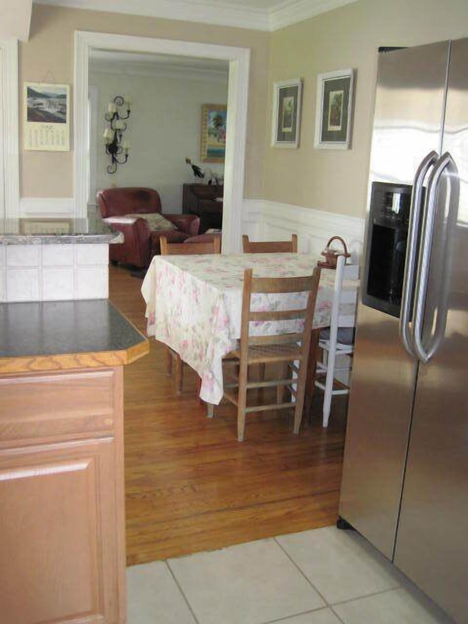 Dining area. Table extends for extra seating.