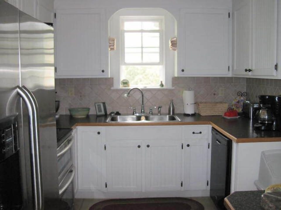 Cozy kitchen with all the conveniences of home. 