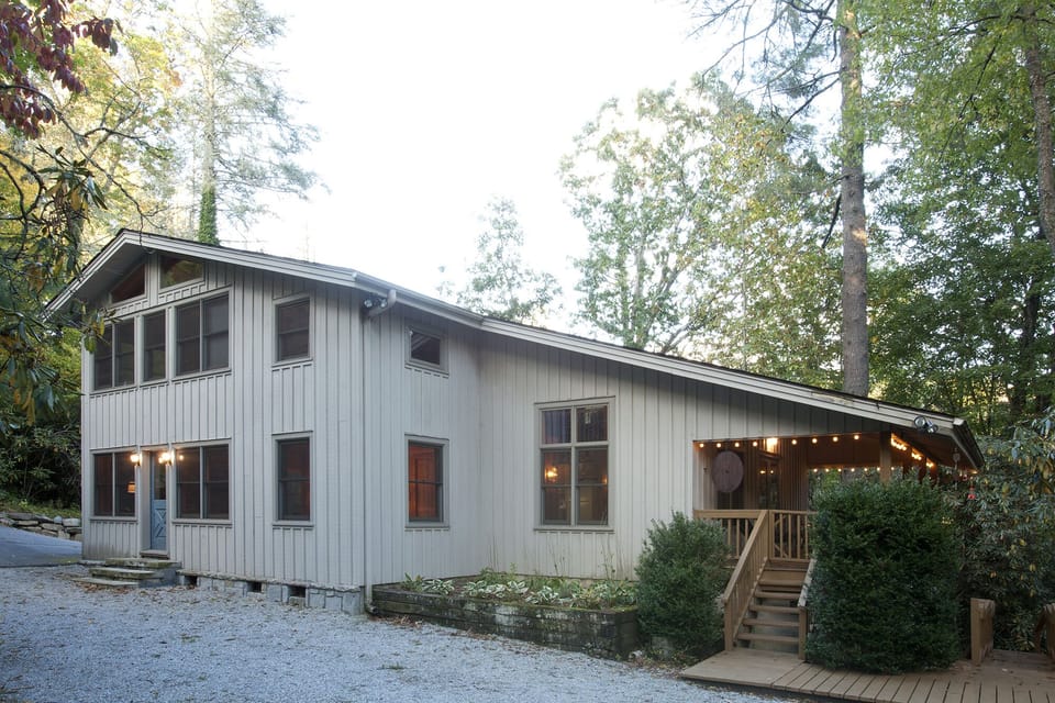 Exterior of the cabin