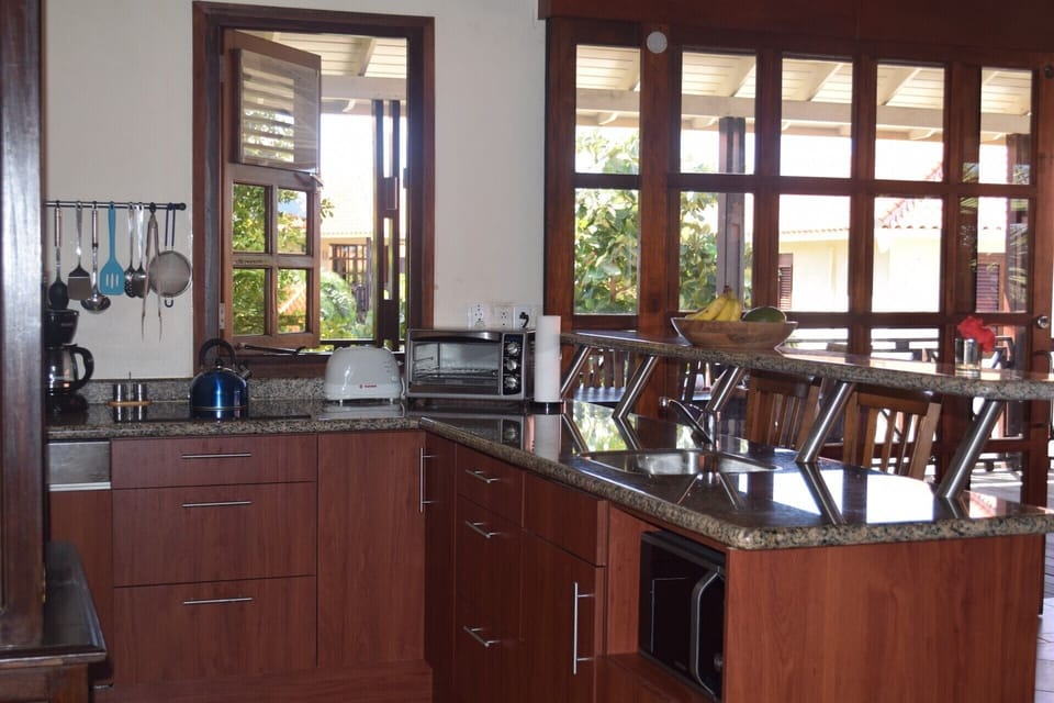 Lots of kitchen appliances