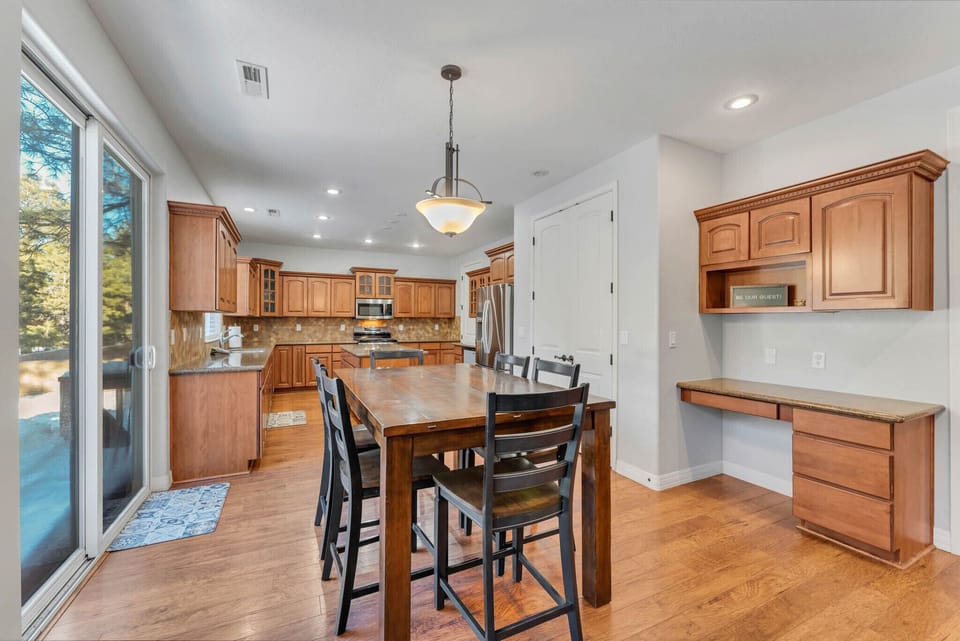 Eat in kitchen