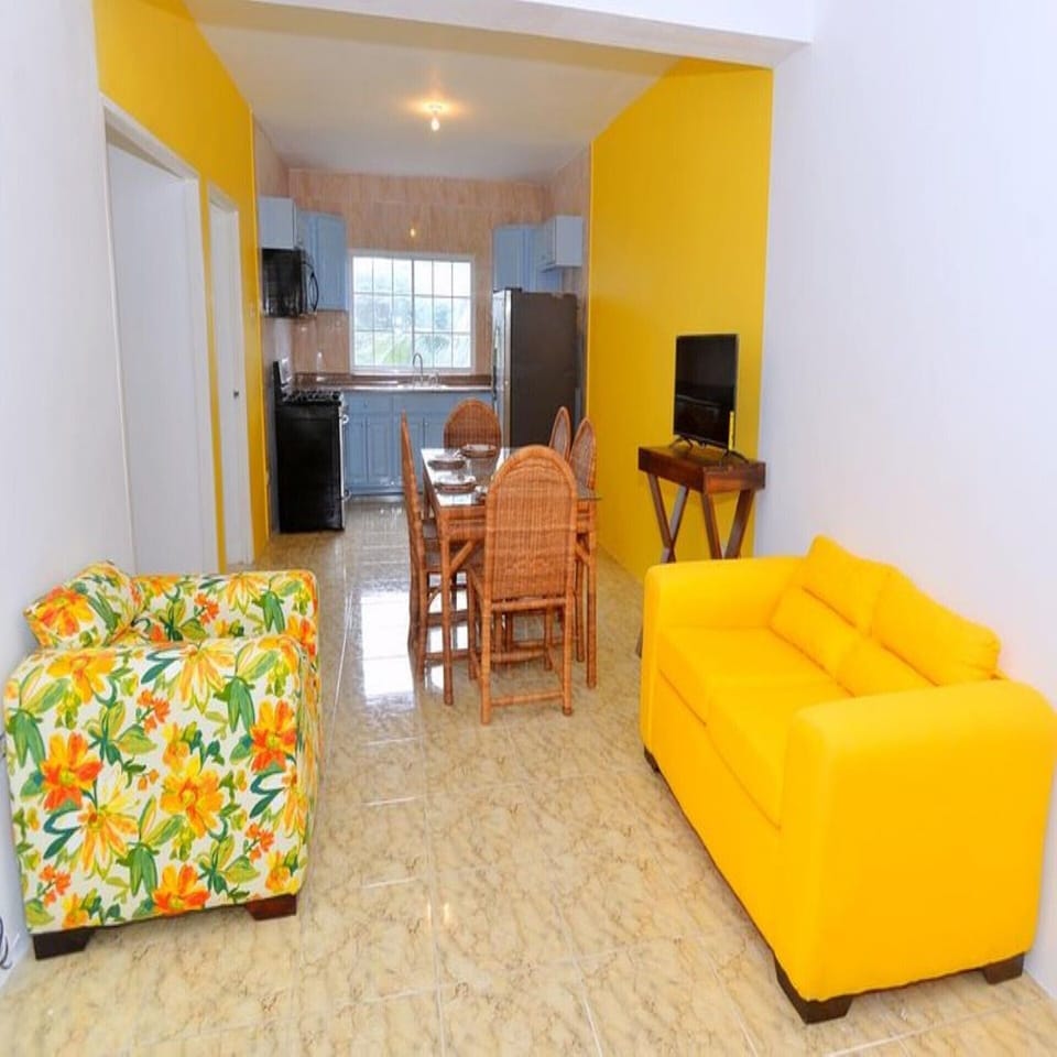 Mango Bush Villa Suite living room and dining