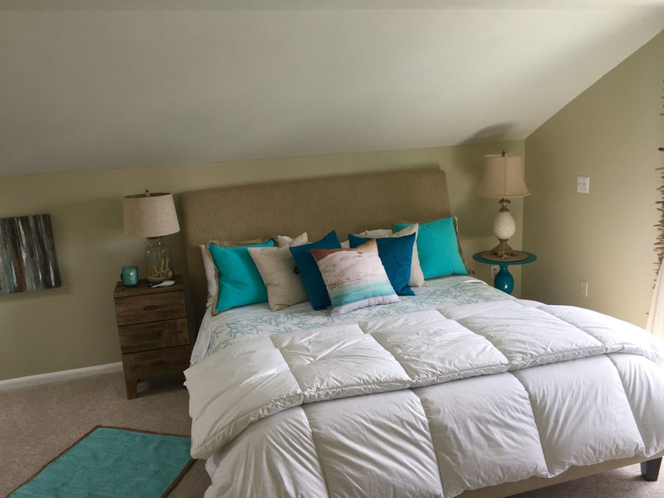 Master Bedroom King Bed 