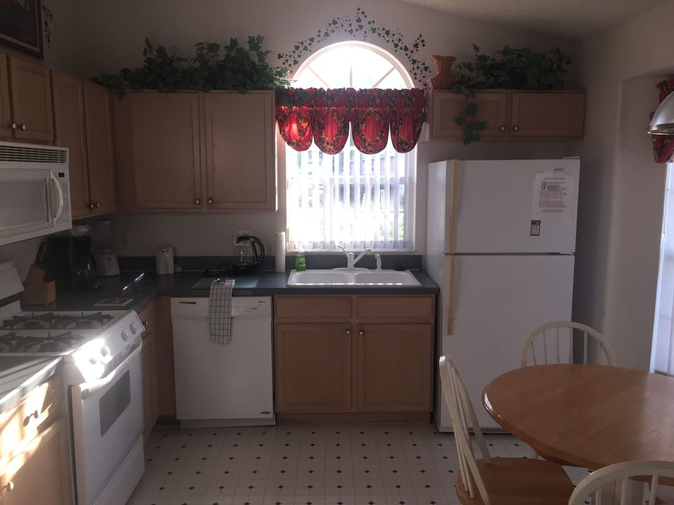 Sunny and well equipped kitchen!