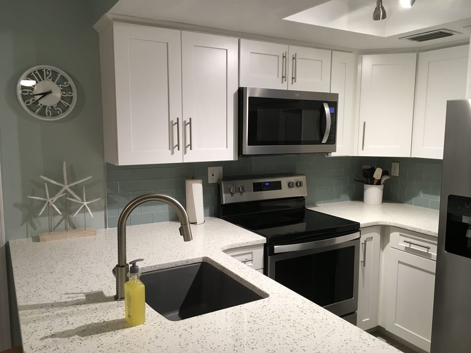  Quartz counters.