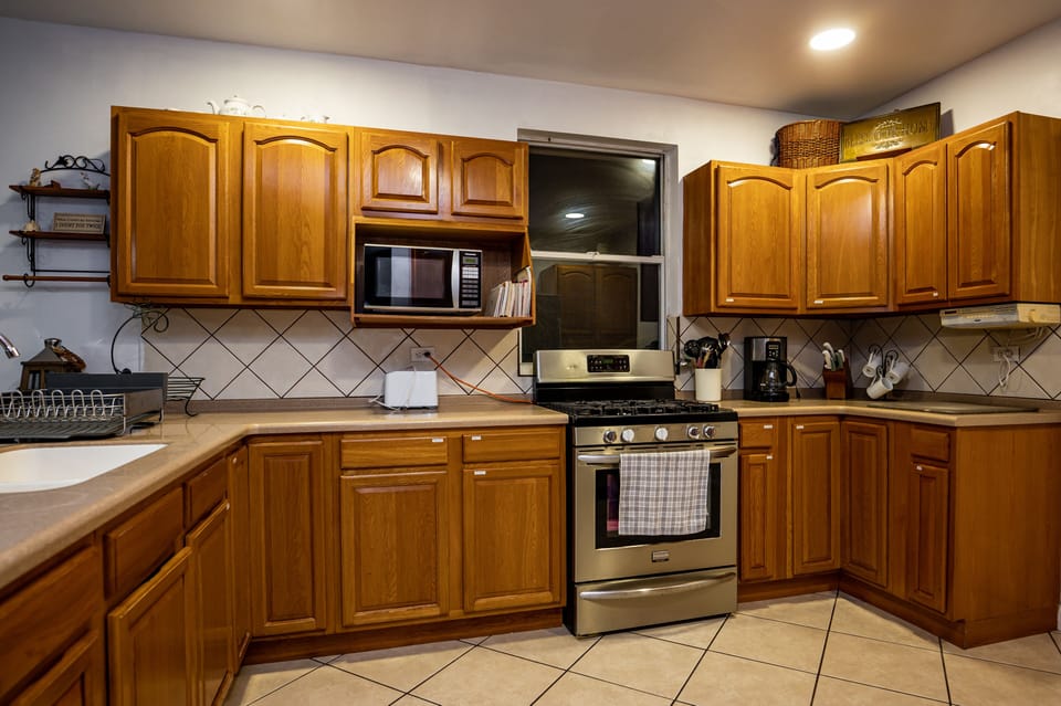 Upper level kitchen 