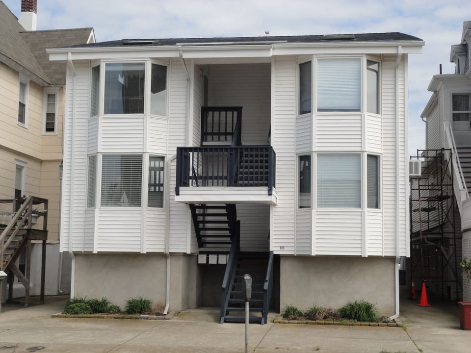 Front view of the house.