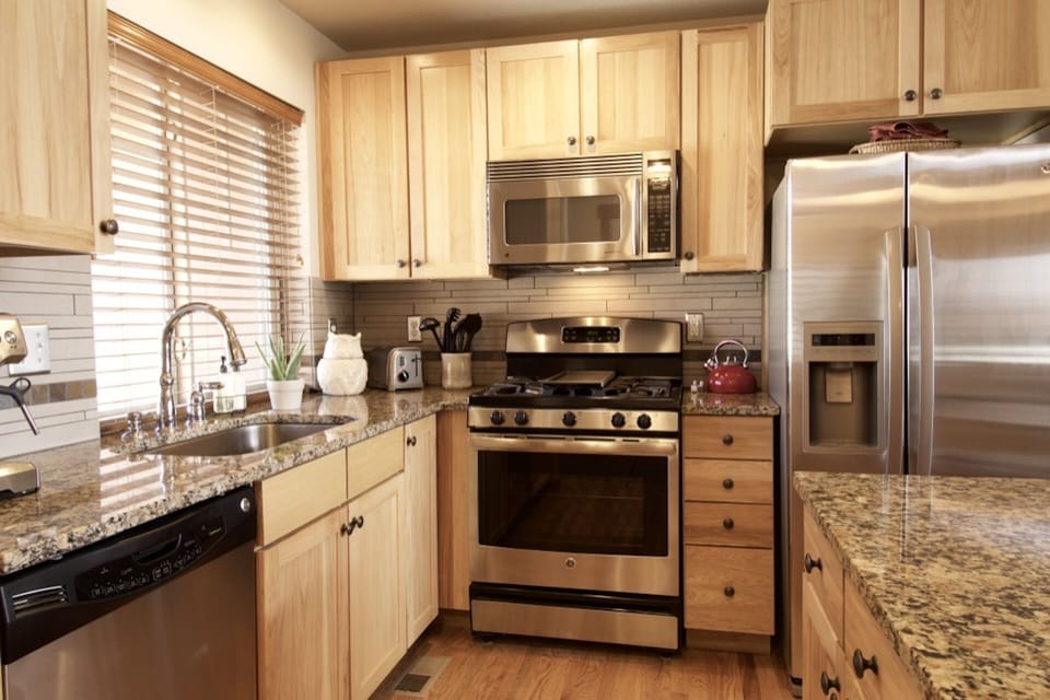 Upgraded kitchen with all the amenities