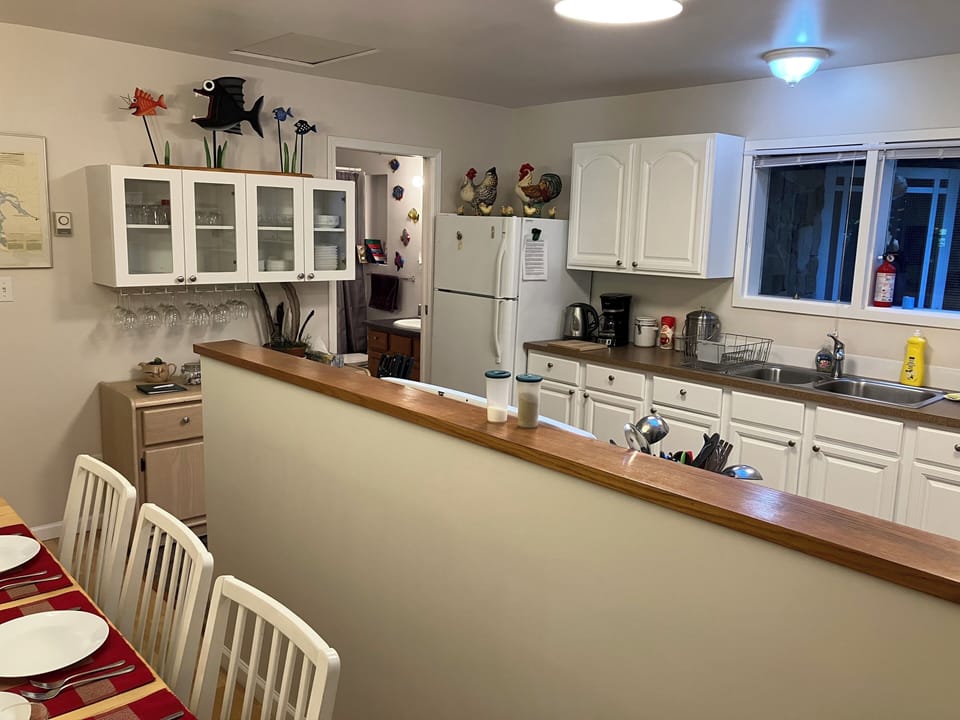 Full size kitchen c/w full size fridge