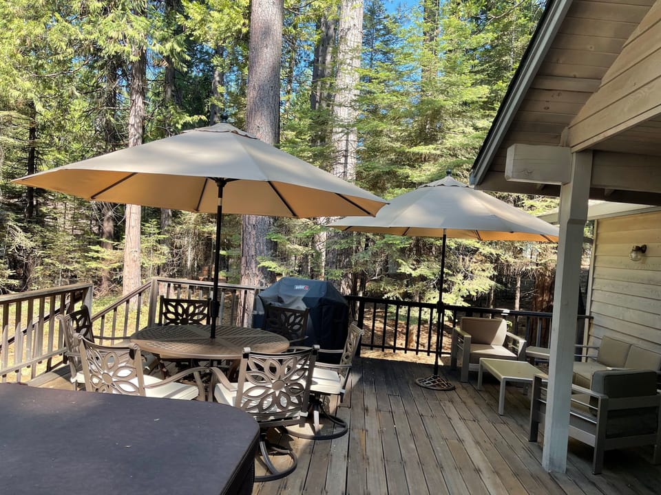 Back deck's tranquil setting - great for family BBQ's.