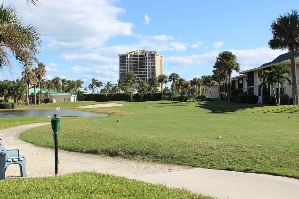 Golf (9 hole) 
