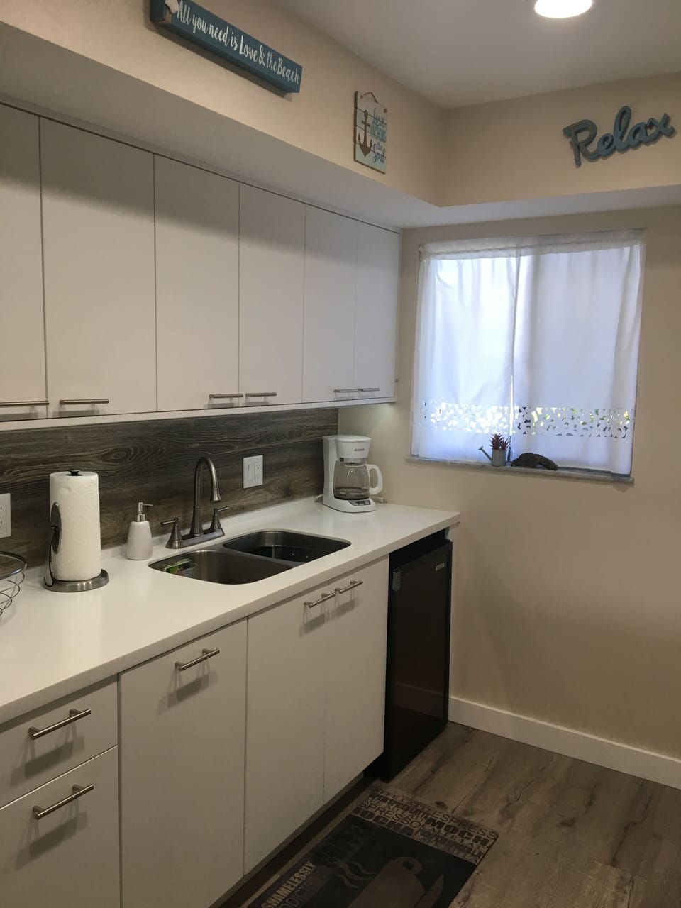 Kitchen Sink View
