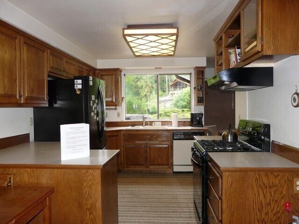 Dated but Fully Functional Kitchen