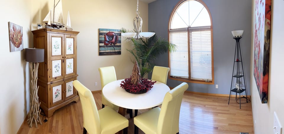 Dining room upper (street) level
