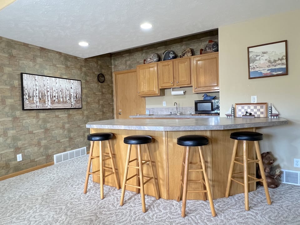 Family room lower (lake) level