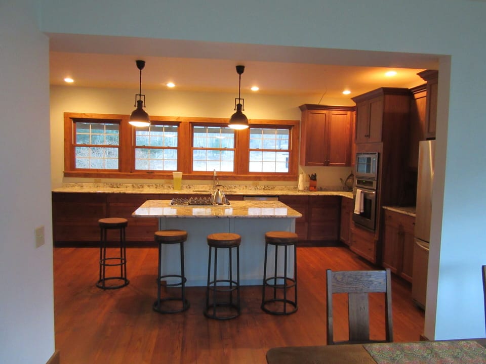 Eating counter in the kitchen