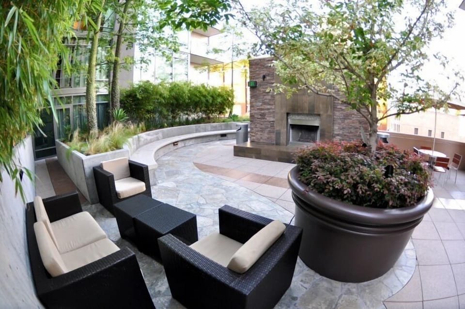 Open deck area on 4th floor.