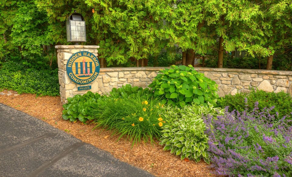 Hidden Harbor Community Entrance off of Cottage Row
