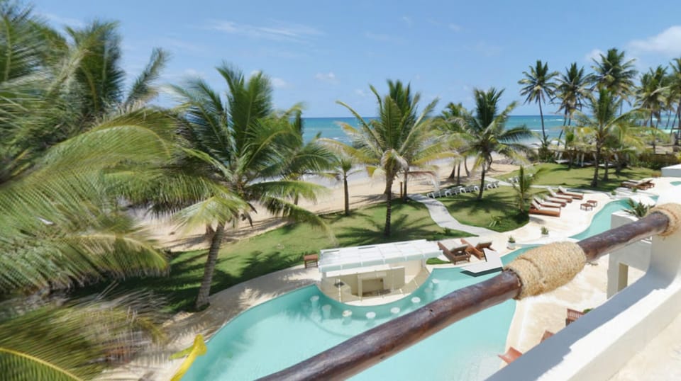Pool Bar