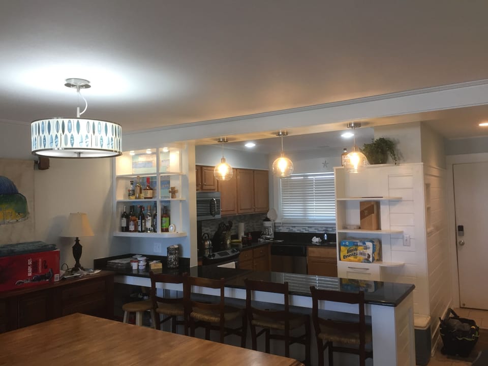 BAR/KITCHEN/CHAIRS
