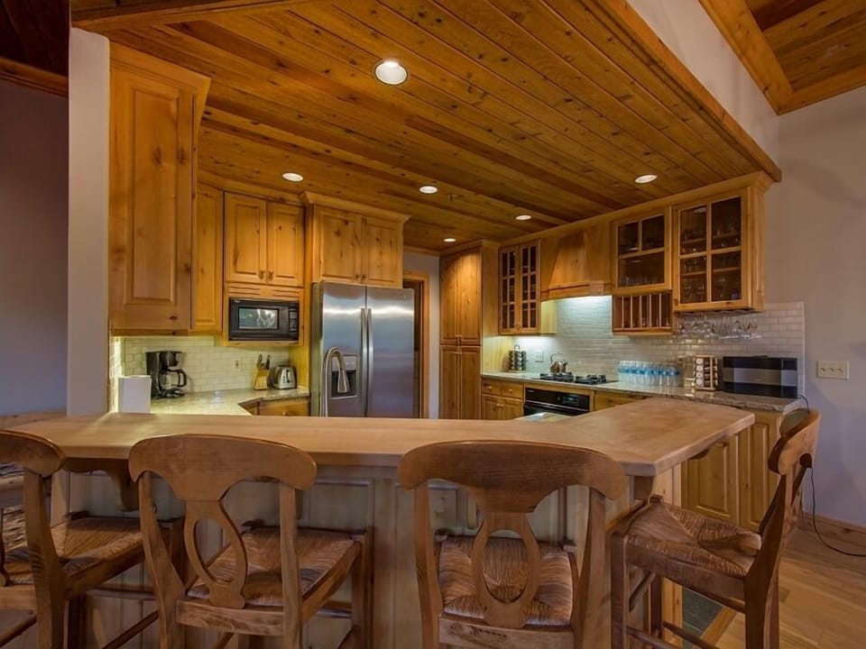 Kitchen bar