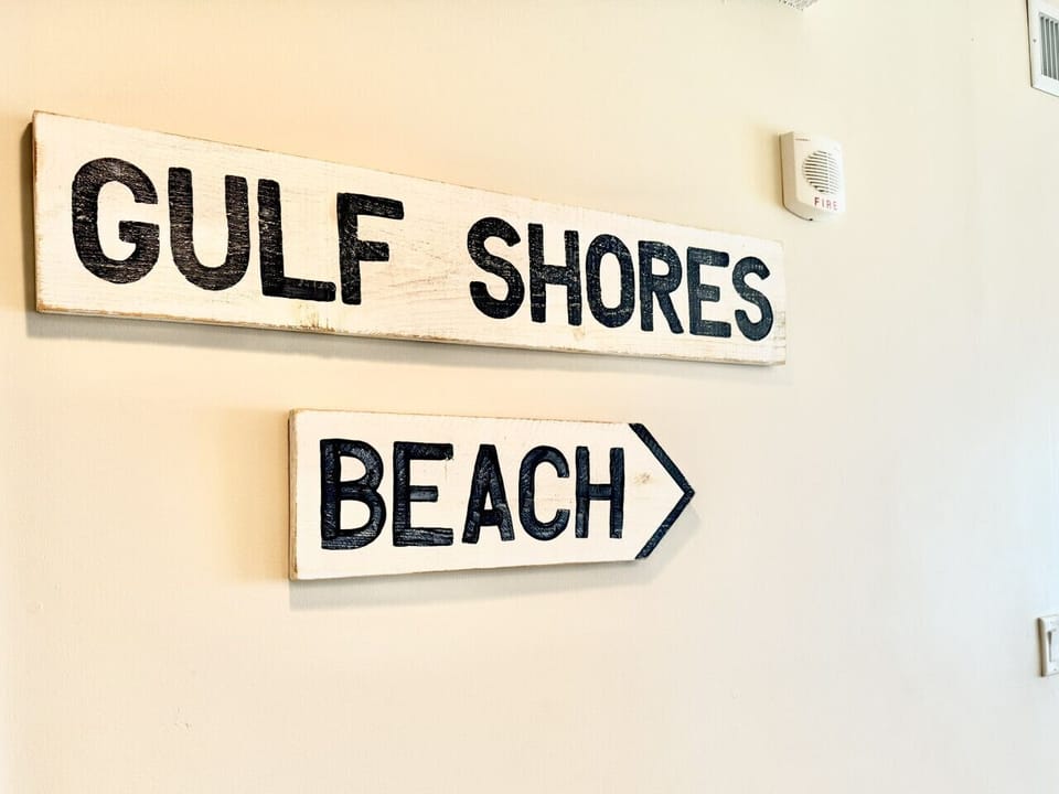 In case you needed to know where your photo op spot is -->