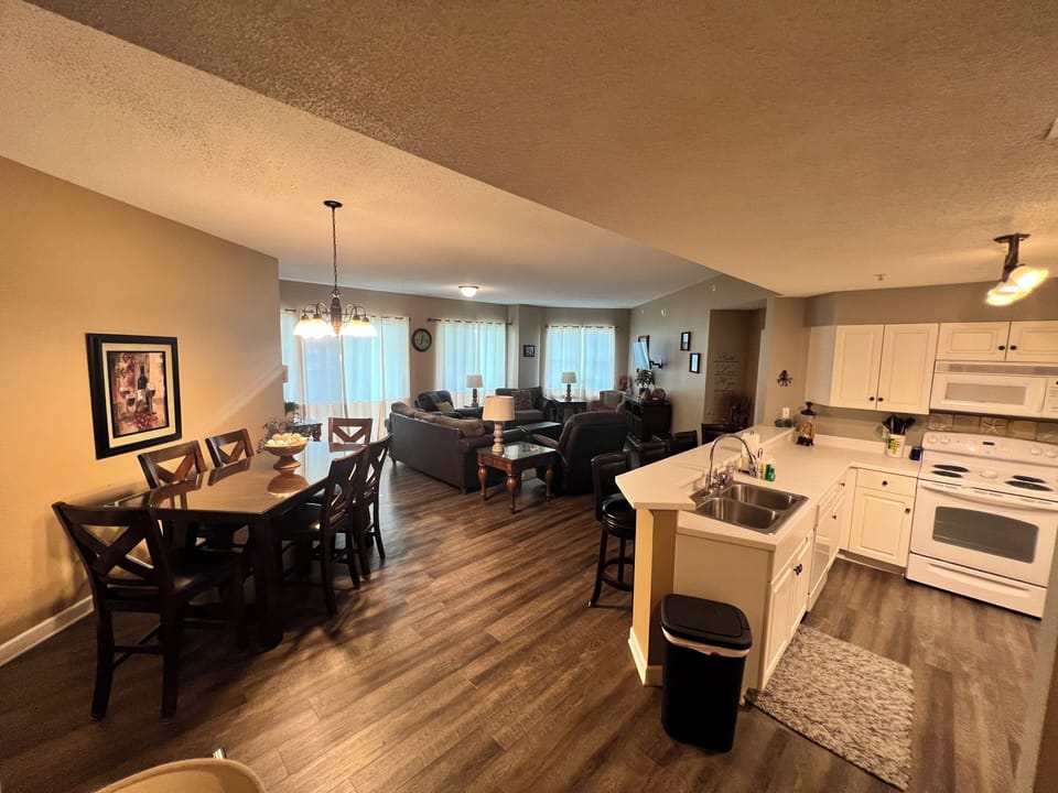 Dining area to accommodate everyone.