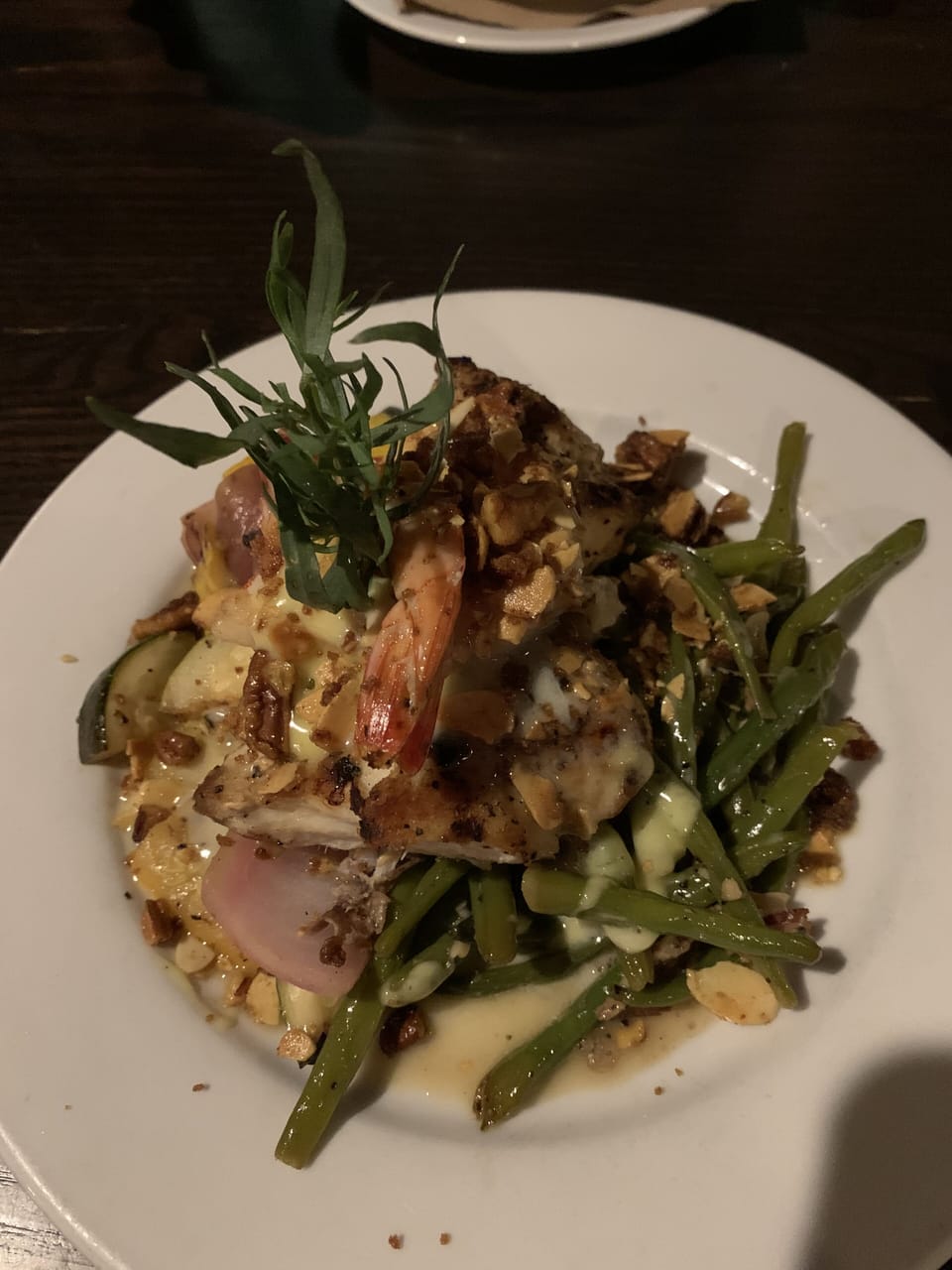 great seafood at many nearby restaurants 