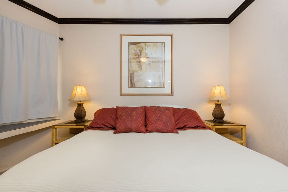 Guest Suite - King