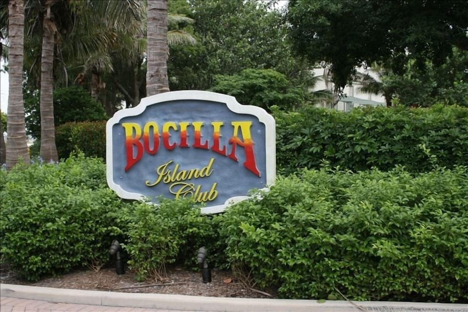 A 54 unit complex with 2 pools and tennis courts.
