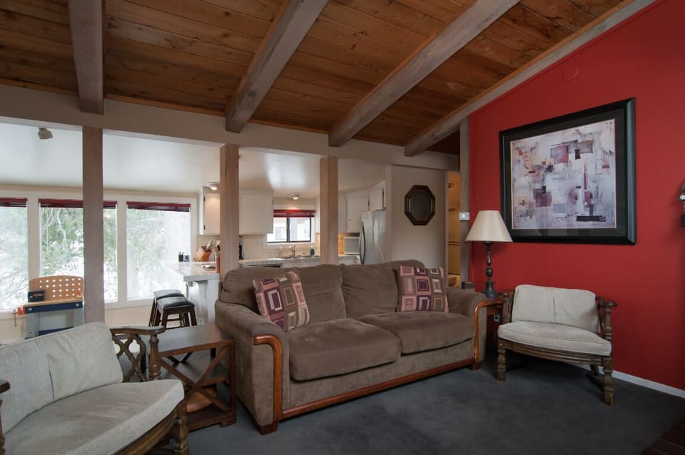 Living Area - view b