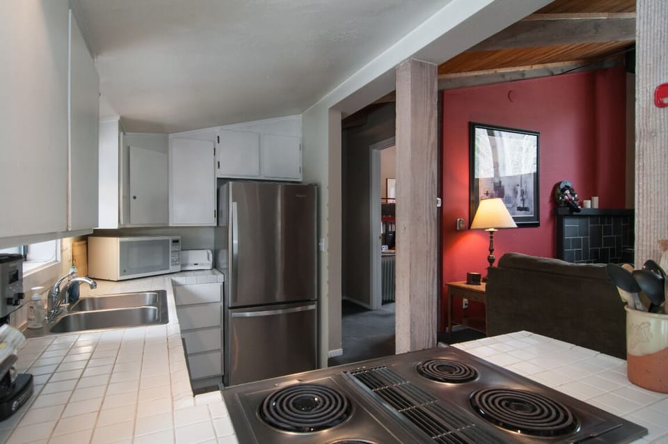 Kitchen - view c