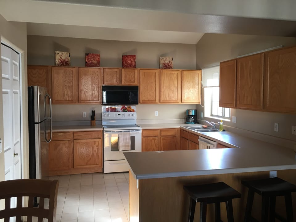 Fully equipped kitchen, 5 appliances