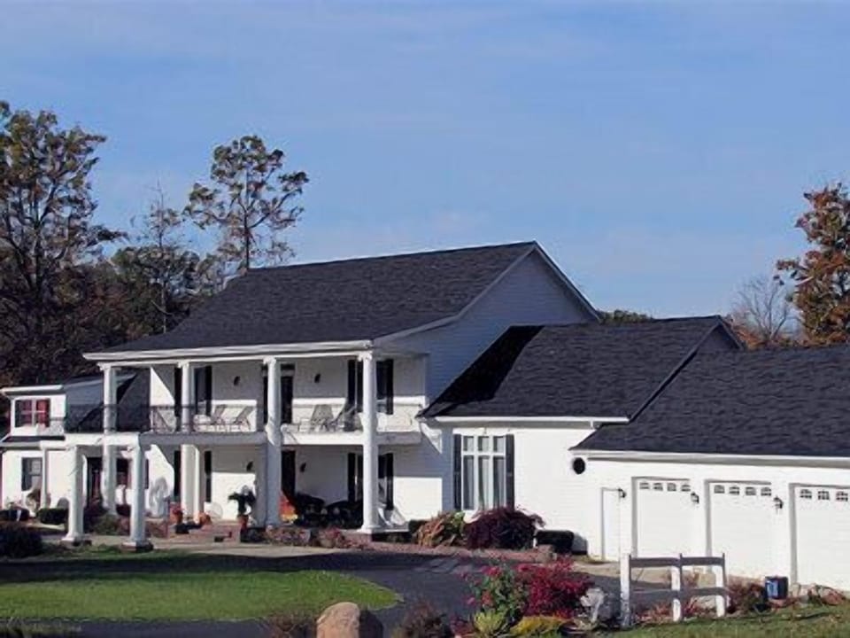 With McCormick Manor and Hunting Lodge, you have THREE separate units. 