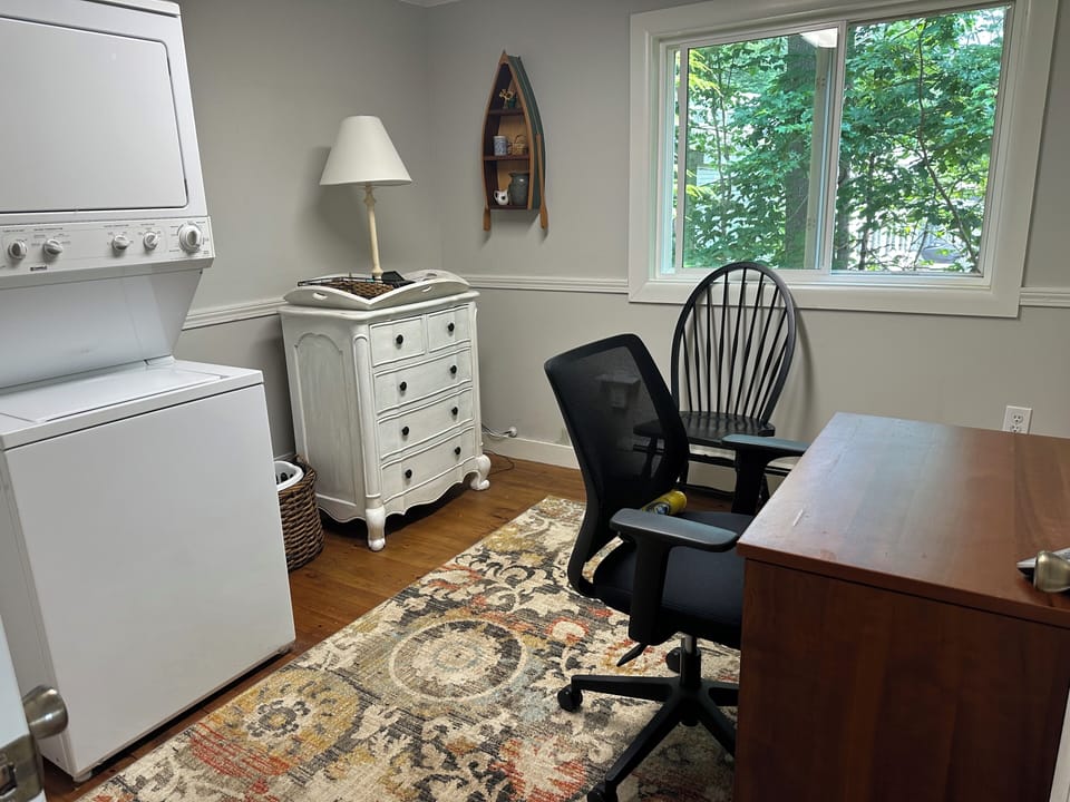 Laundry room/office