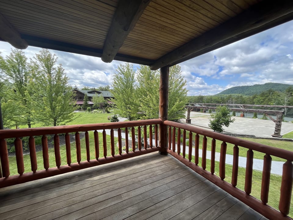 Balcony that offers fantastic grounds and Mountain views.