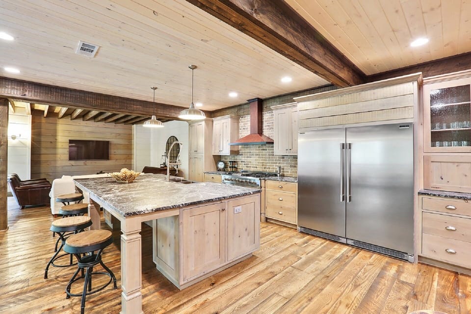 Huge Refrigerator And Freezer 