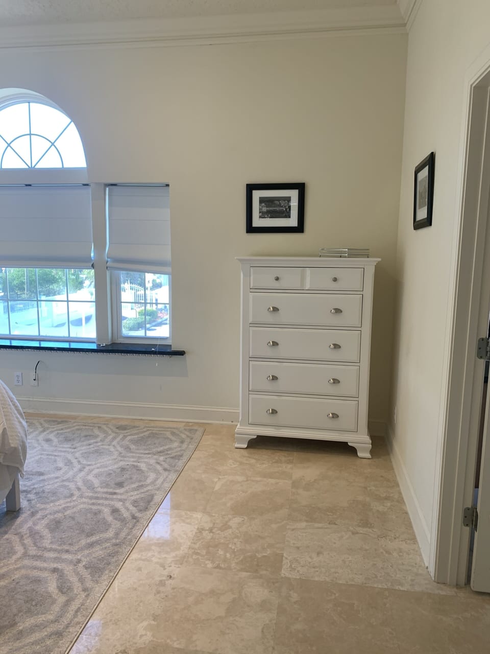 Middle floor bedroom