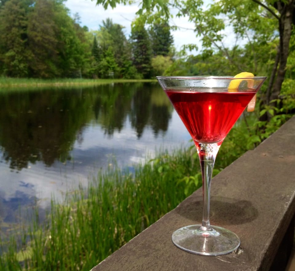 Full bar  - enjoy a cocktail, beer or wine on the water