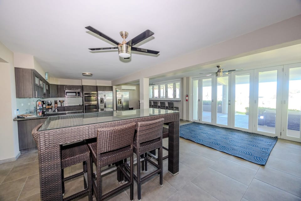 Beach Kitchen