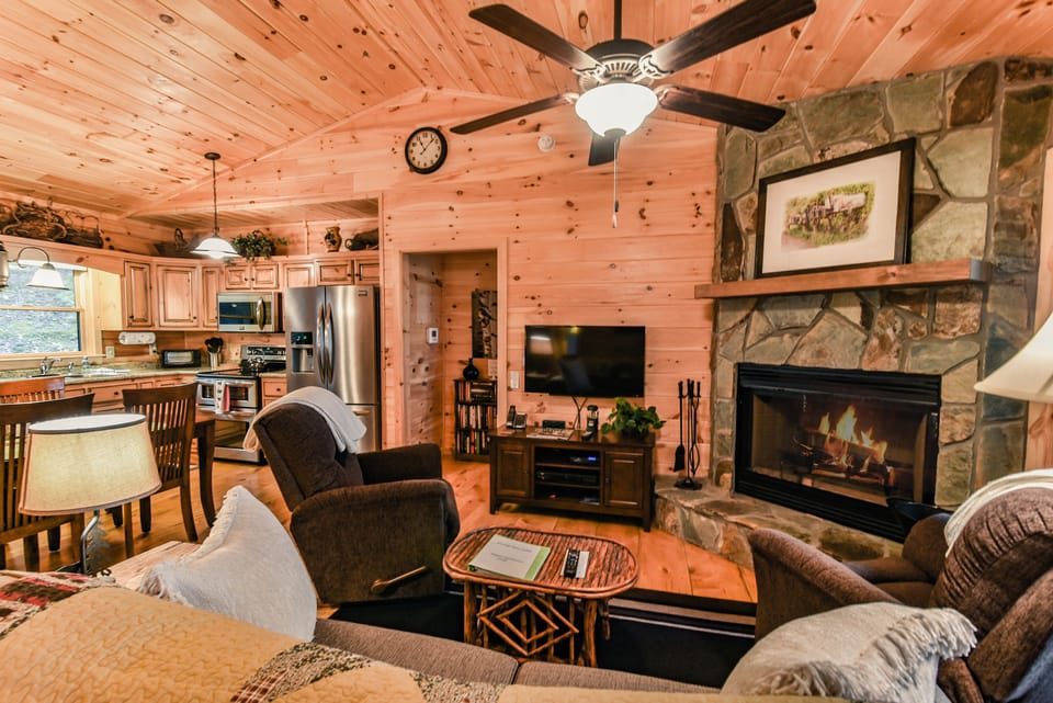 Living room with cable TV and wifi