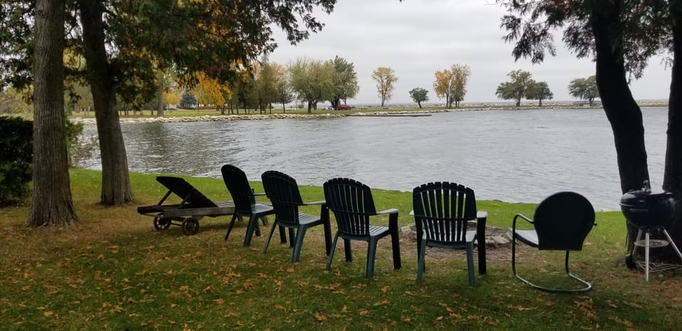 Relax along the shoreline of Egg Harbor.
