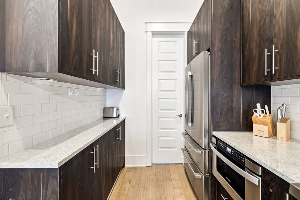 Fully Equipped with Stainless Steel Appliances