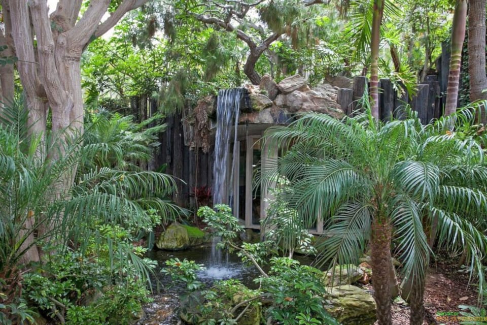 Lovely maintained grounds