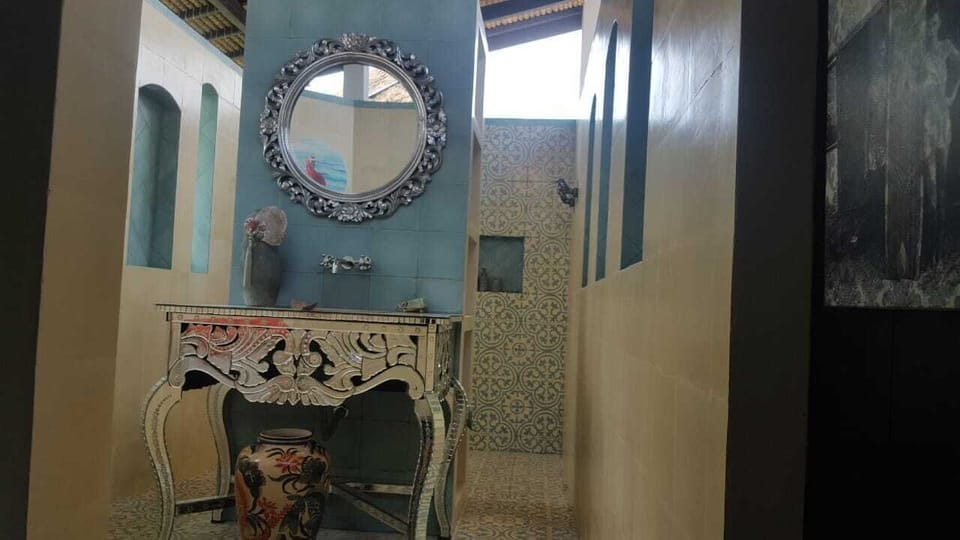 Lumbung Bathroom sink